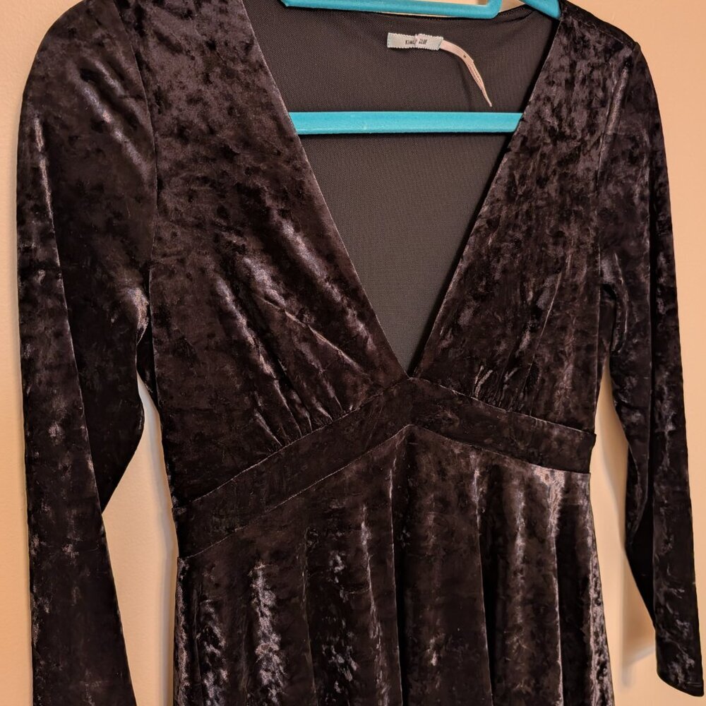 Kimchi Blue Juliet black velvet mini skater dress Medium 3/4 sleeves EUC